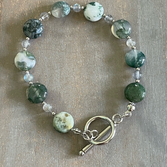 Green Moss Agate Toggle Bracelet - Picture 2 of 5